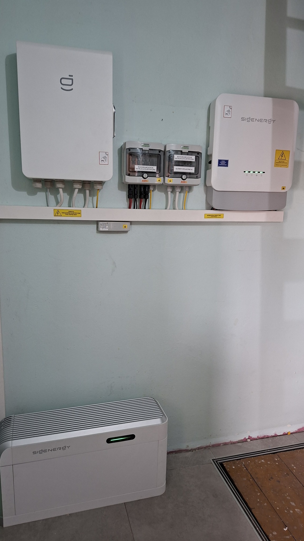 Falownik hybrydowy Sigenergy TP2